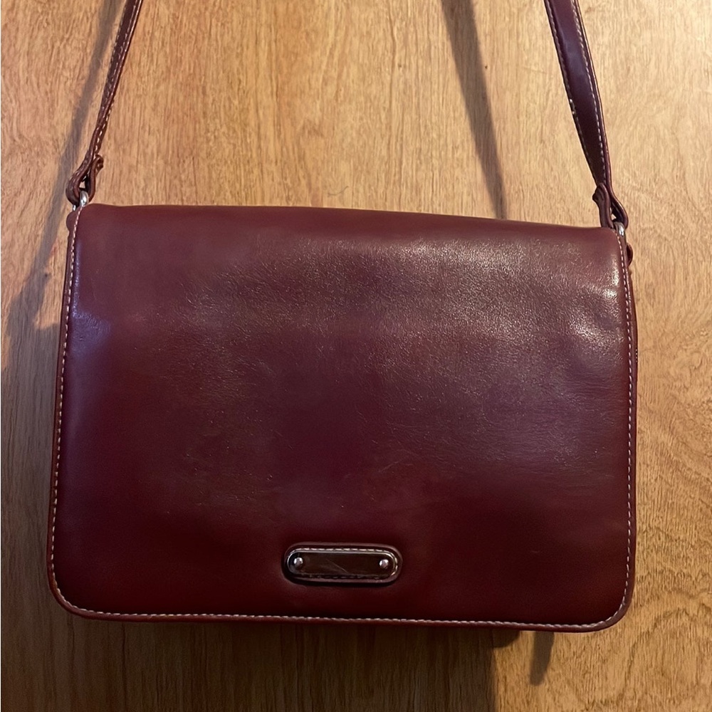 Vintage purse with extra pockets and mini mirror